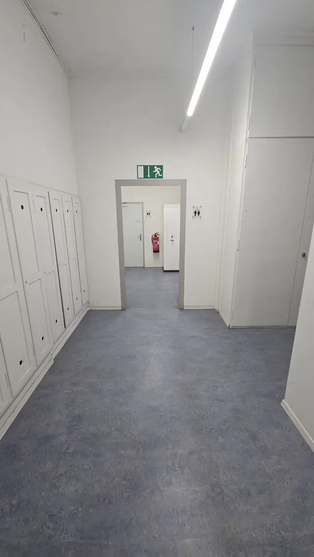 Gang im 1. Stock auf dem Weg zum Aijō Dojo Lenzburg